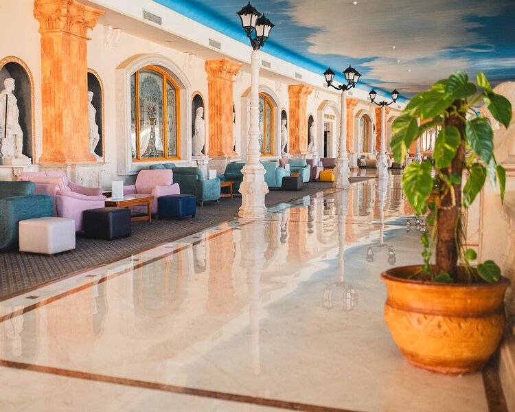 TITANIC PALACE AND AQUA PARK