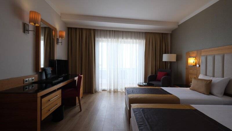 SUNLAND RESORT HOTEL