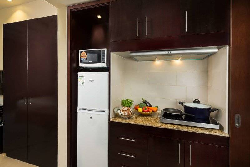 Metropolitan Al Mafraq