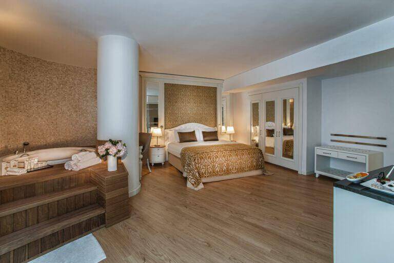 ASKA LARA RESORT & SPA