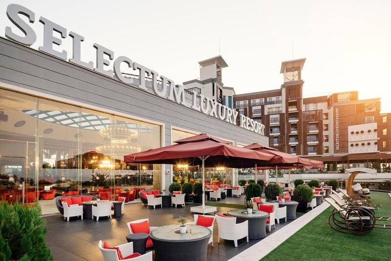 SELECTUM LUXURY RESORT