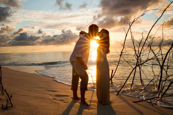 Romaic couple sunset Seychelles 